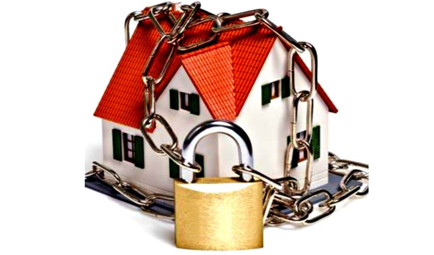 Zwaar beslag aan de achterzijde van een woning in Beuningen Zwaar beslag aan de achterzijde van een woning in Beuningen